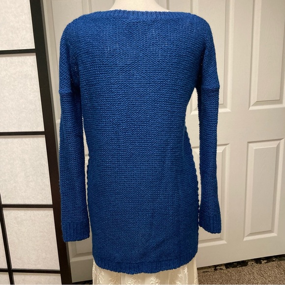 NWT RUE 21 size M Open crocheted sweater. Cobalt blue. - Picture 5 of 12